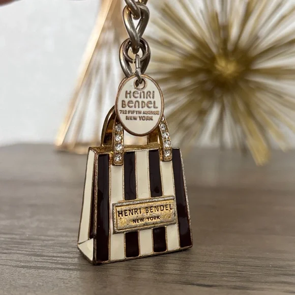 Henri Bendel Black and White Striped Key Holder - Picture 4 of 6